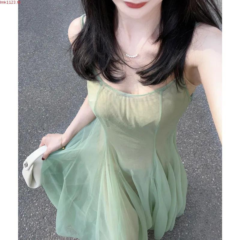 Ruo Bei Xuan ชุดเดรสสายเอี๊ยมเปลือยหลังสําหรับผู้หญิงสไตล์วันหยุดฝรั่งเศสเอวนางฟ้าริมทะเลกระโปรงยาวท