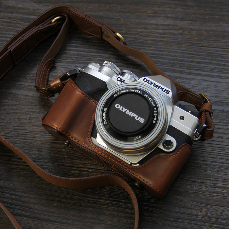 เหมาะสําหรับ Olympus EM10 3 เคสกล้อง em10iii ฐานรุ่นที่สาม EM10II/EM10IV ครึ่งชุด Handle