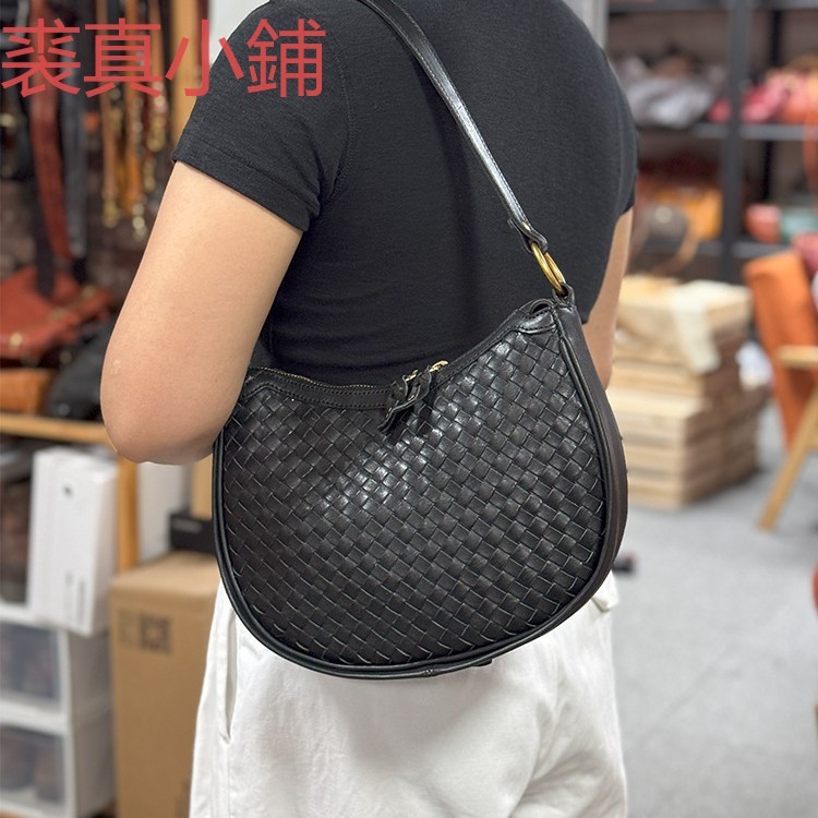 Qiuzhen Shopหนังวัวชั้นแรกน้ําย้อมผักฟอกหนังแท้ไหล่เดียวข้ามร่างกายทอผ้าเรียบง่าย