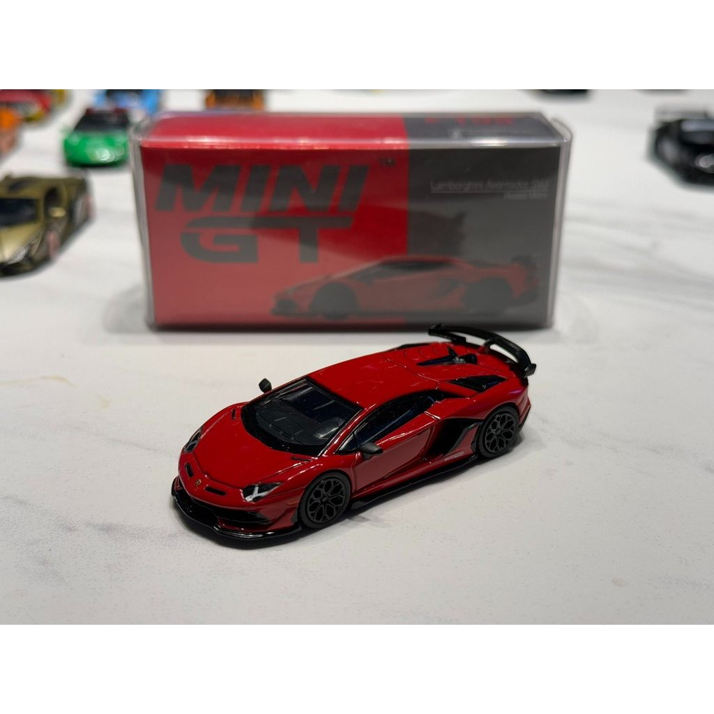 [สต๊อกพร้อม] minigt Lamborghini svj Red หากคุณสนใจ< I Want} มาแชทกับฉันส่วนตัว~