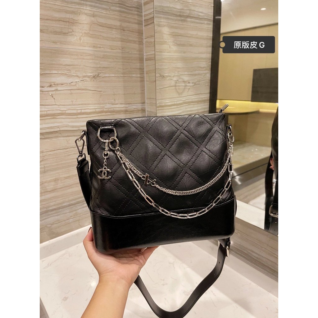 กระเป๋าถังพีดันเดล.Channel Pendant Bucket Bag