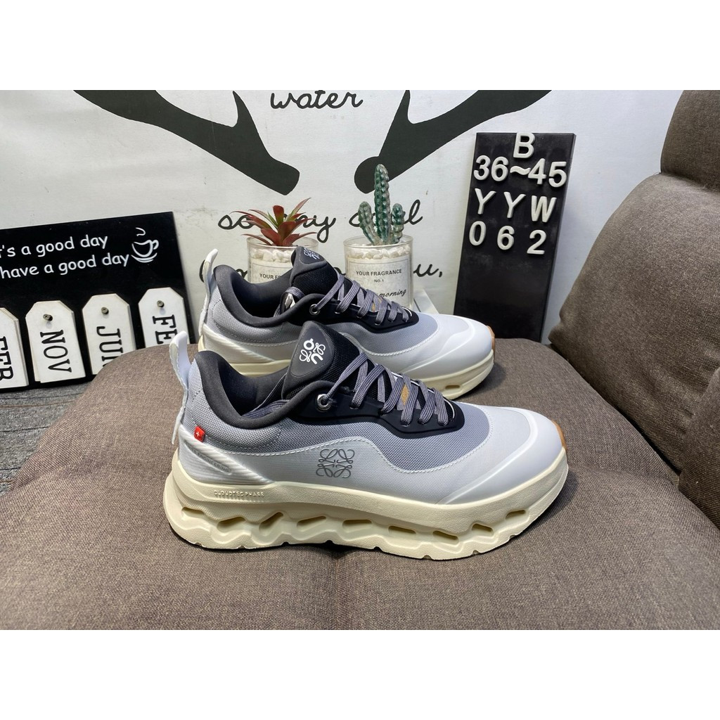 Loewe/Loewe ON Co-Branded 2.0 รองเท้าผ้าใบตาข่ายระบายอากาศน้ําหนักเบารองเท้าวิ่ง SWXV