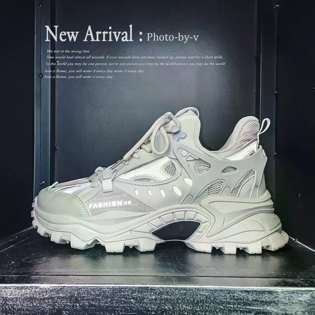 ฤดูร้อน ins รองเท้าอินเทรนด์ Breathable All-Match Daddy รองเท้าความสูงภายในรองเท้าผู้ชาย 10cm8cm6cm 