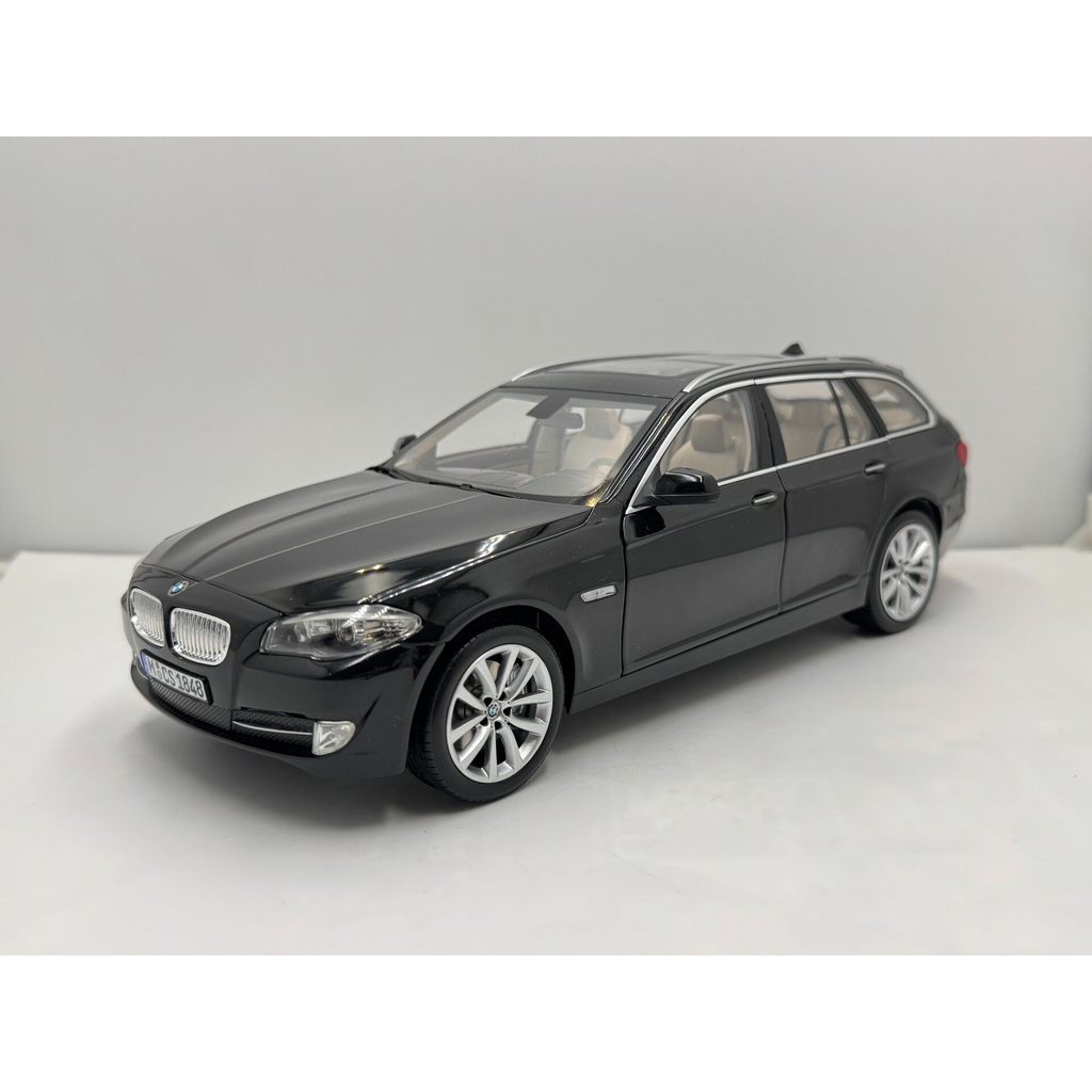 1: 18 norev BMW 5 series 550i touring Norwell BMW station wagon model Alloy Original Bag Four Doors 