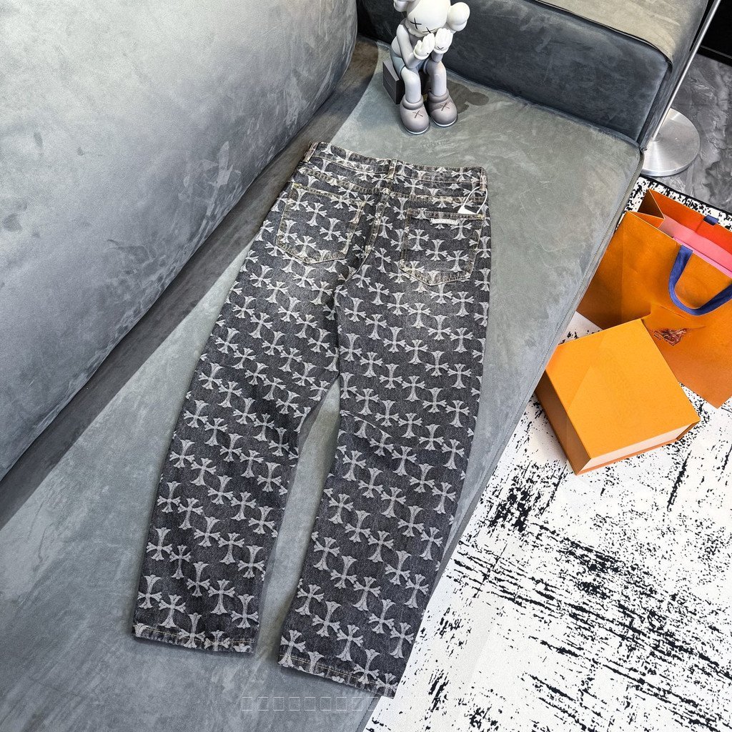 【สินค้าพร้อมส่ง】Chrome Hearts กางเกงยีนส์ลาย Jacquard Flared จาก Chrome Hearts