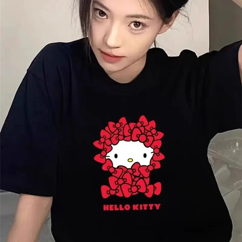 2026时尚 2026Hello Kitty เสื้อยืดผ้าฝ้ายสีดําอะนิเมะเสื้อยืด 2025 สีขาว Sanrio สไตล์ Kawaii สบายๆหลวมผ
