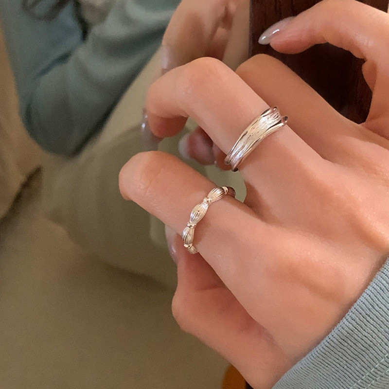 2026 แหวนของขวัญปีใหม่ประติ | Textured Statement Minimalist Gold-Plated Finger แหวนผู้หญิง Vintage M