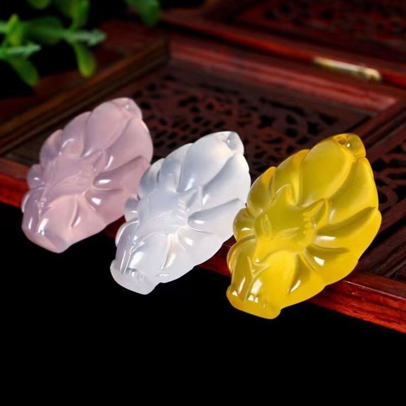 จี้ Chalcedony Agate สัญลักษณ์หางเก้าqueue หลากสี พร้อมสร้อยคอ