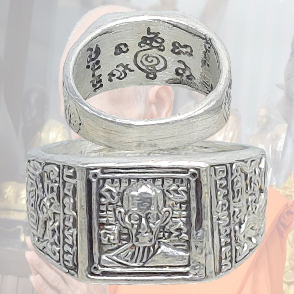 แหวนทองเหลือง ชุบเงิน หลวงพ่อรวย รุ่นรวยพญาไก่ ปี 2560  วัดตะโก จ.พระนครศรีอยุธยา เสาร์5