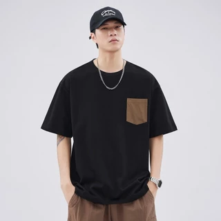 Chaistyle แขนสั้นผู้ชาย สไตล์ญี่ปุ่น เสื้อยืดแขนสั้น คอกลม มีกระเป๋า แฟชั่นเรียบง่าย สีตัดกัน ง่ายต่อการแมทช์ สีดำ สีขาว