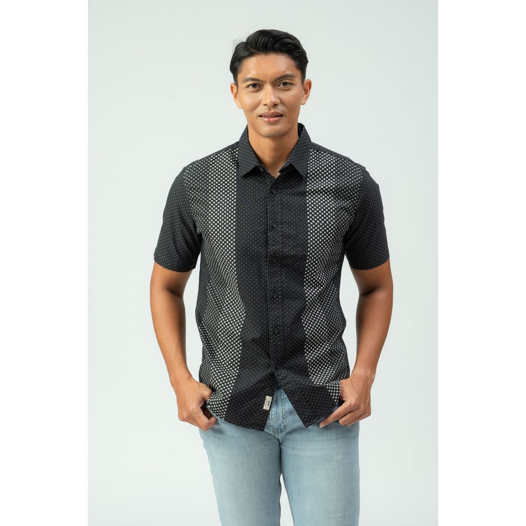 DAPPER เสื้อเชิ้ตลําลองทรงเข้ารูปสีดํา - 8261P