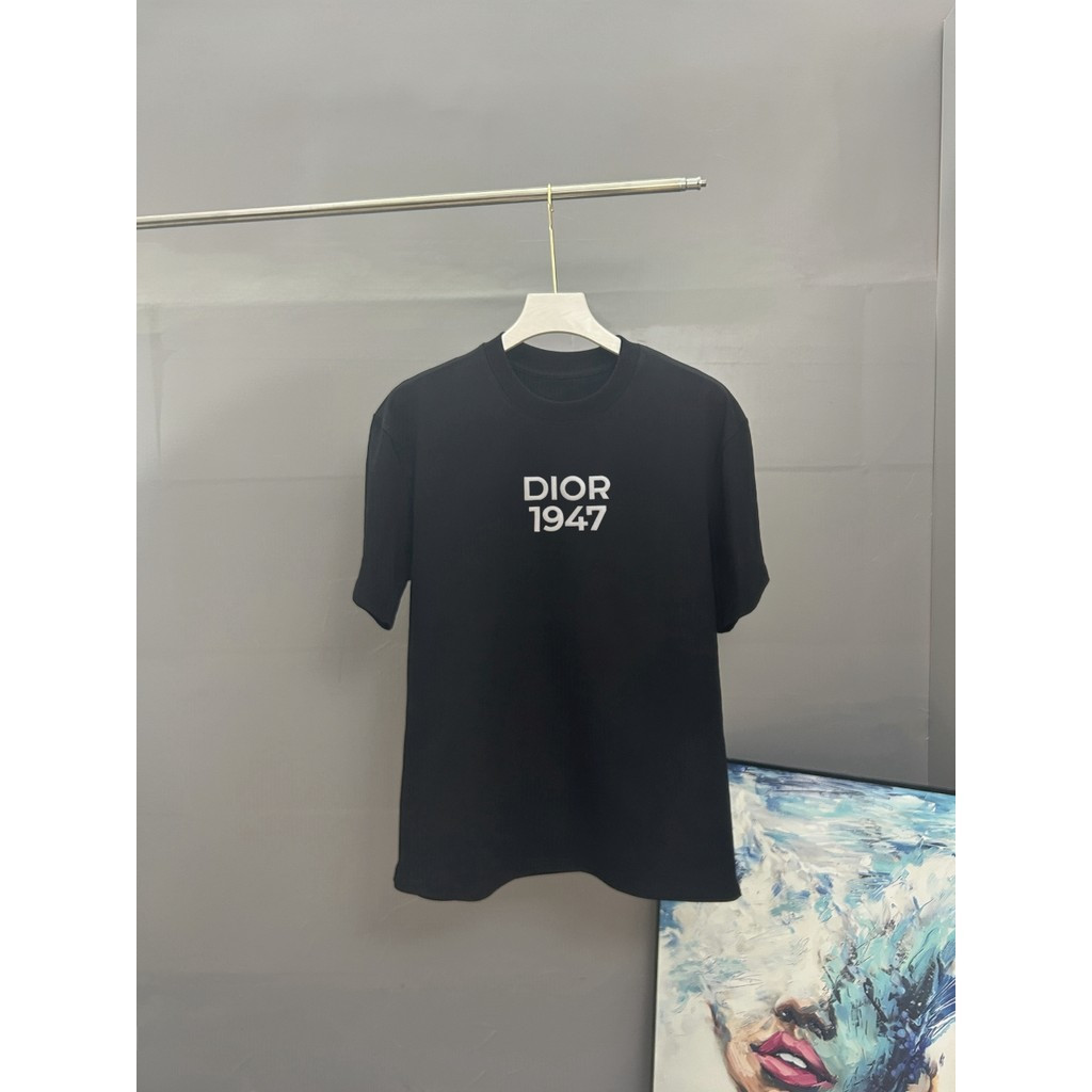 DIO * R2026 Star Early Spring เสื้อยืดแขนสั้นสไตล์ใหม่ผู้ชายผู้หญิงคู่สไตล์อินเทรนด์ตัวอักษรรอบคอ Sl