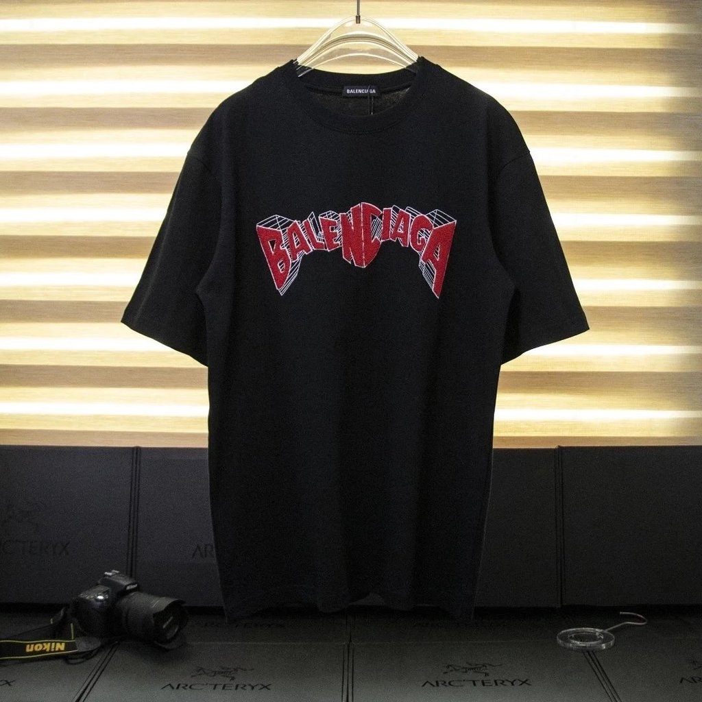 Bale * nca * ga สามมิติตัวอักษรค้างคาวแขนสั้นเสื้อยืดครึ่งแขน tee 2024ss สไตล์ใหม่ขนาดใหญ่รุ่น 3D สา