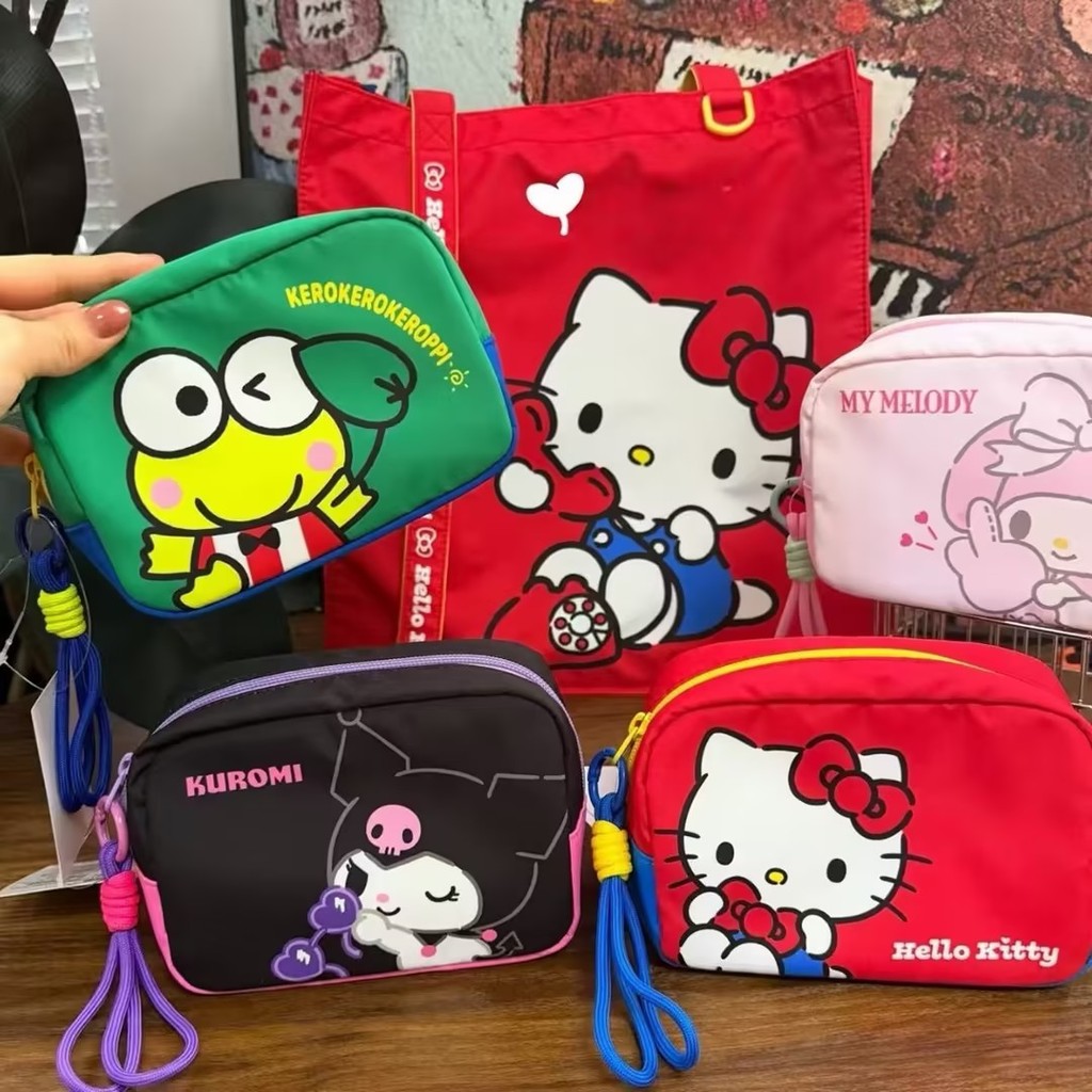 SANRIO กระเป๋าแต่งหน้า ซานริโอ การ์ตูนน่ารักกระเป๋าโทรศัพท์แบบพกพา คุโรมิ ทํานอง กระเป๋าซิปเก็บหญิง