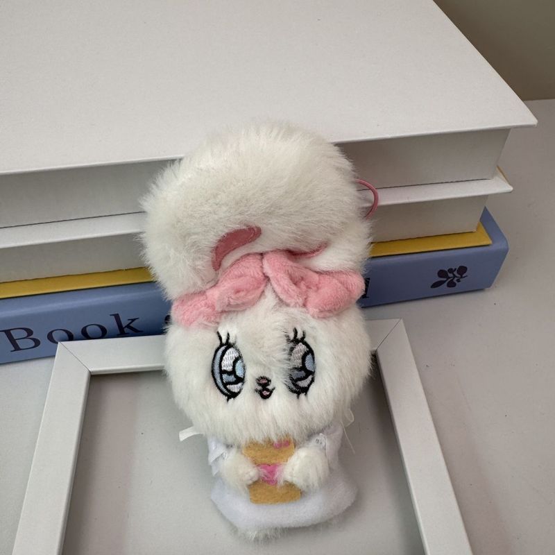 【พร้อมส่ง】 esther bunny  esther bunny พวงกุญแจ สินค้าที่เกี่ยวข้อง: ตุ๊กตากระต่าย, ของขวัญวันเกิด