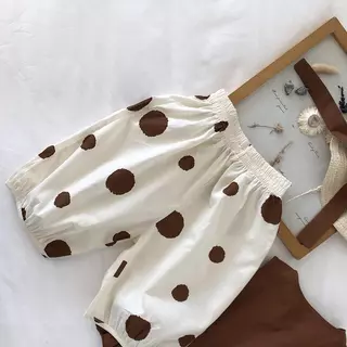 พร้อมส่ง💕 ชุดสูทเด็กผู้หญิง เสื้อแขนกุดสีน้ำตาล➕กางเกงขากว้างลายจุดสีน้ำตาลนม➕หมวกเข้าชุด