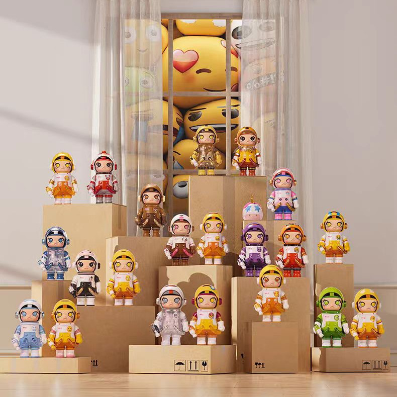 Molly SPACE MOLLY X EMOJI series ของเล่นศิลปะกล่องตาบอด