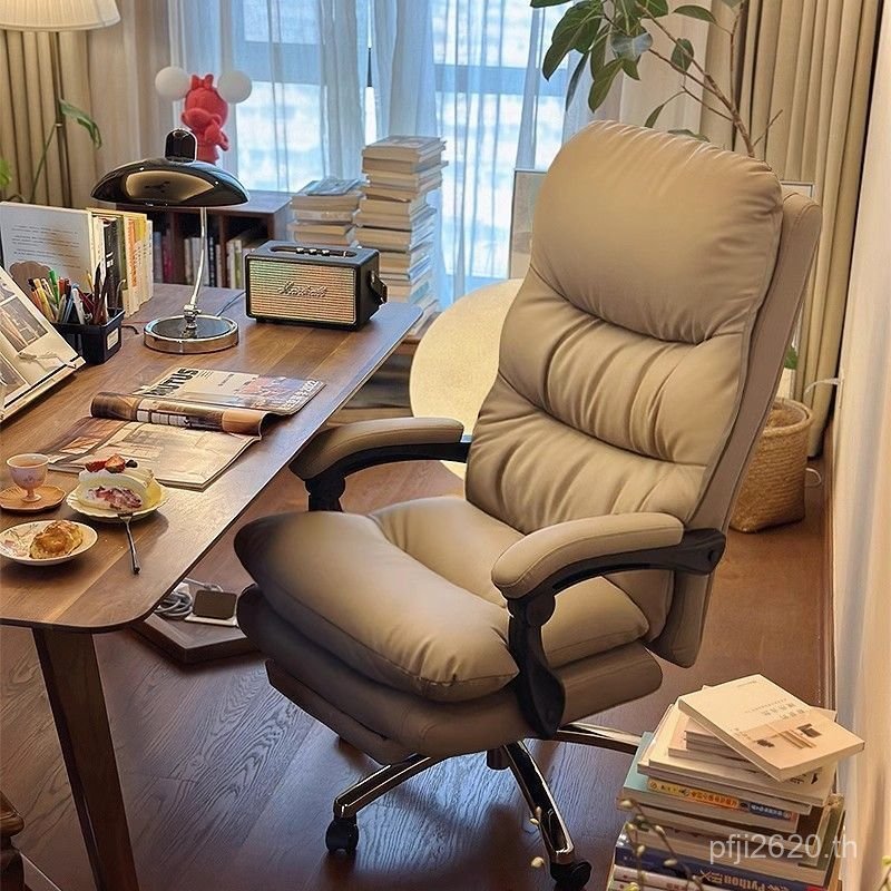 เก้าอี้สํานักงานนั่งอยู่ประจําสบายเจ้านายศึกษาที่นั่งคอมพิวเตอร์สํานักงานตามหลักสรีรศาสตร์เก้าอี้โซฟ