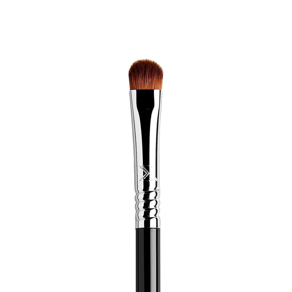 Sigma Beauty Professional E57 Firm Shader Brush – แปรงแต่งหน้ามืออาชีพสําหรับการใช้งานอย่างเข้มข้นหร