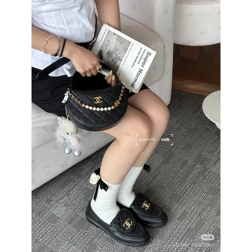 กระเป๋าฮูลาฮูปหรูหรา Chanel ดีไซน์สายโซ่มุก