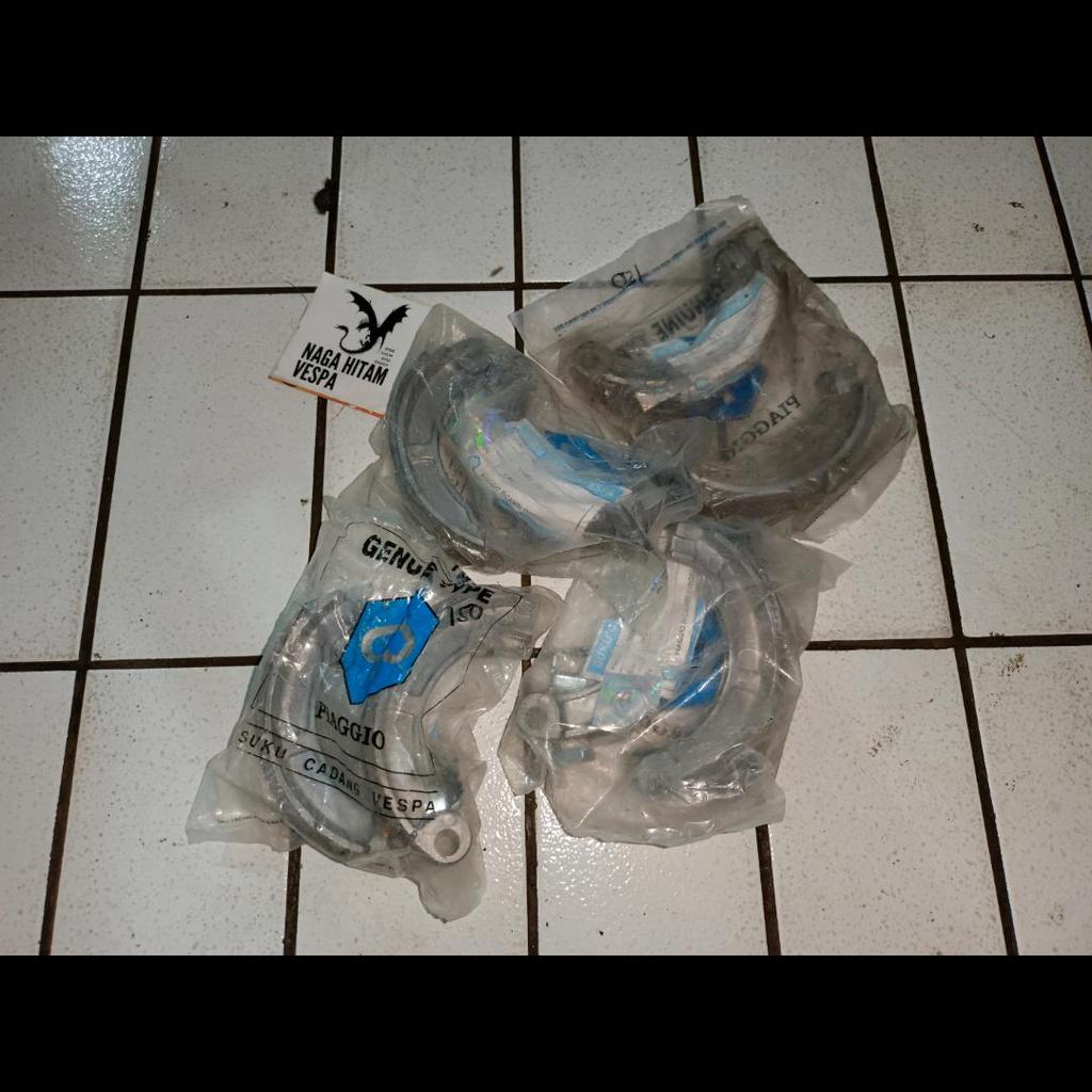 ผ้าเบรคหลัง Vespa AZ 150 super PS NOS ricambi