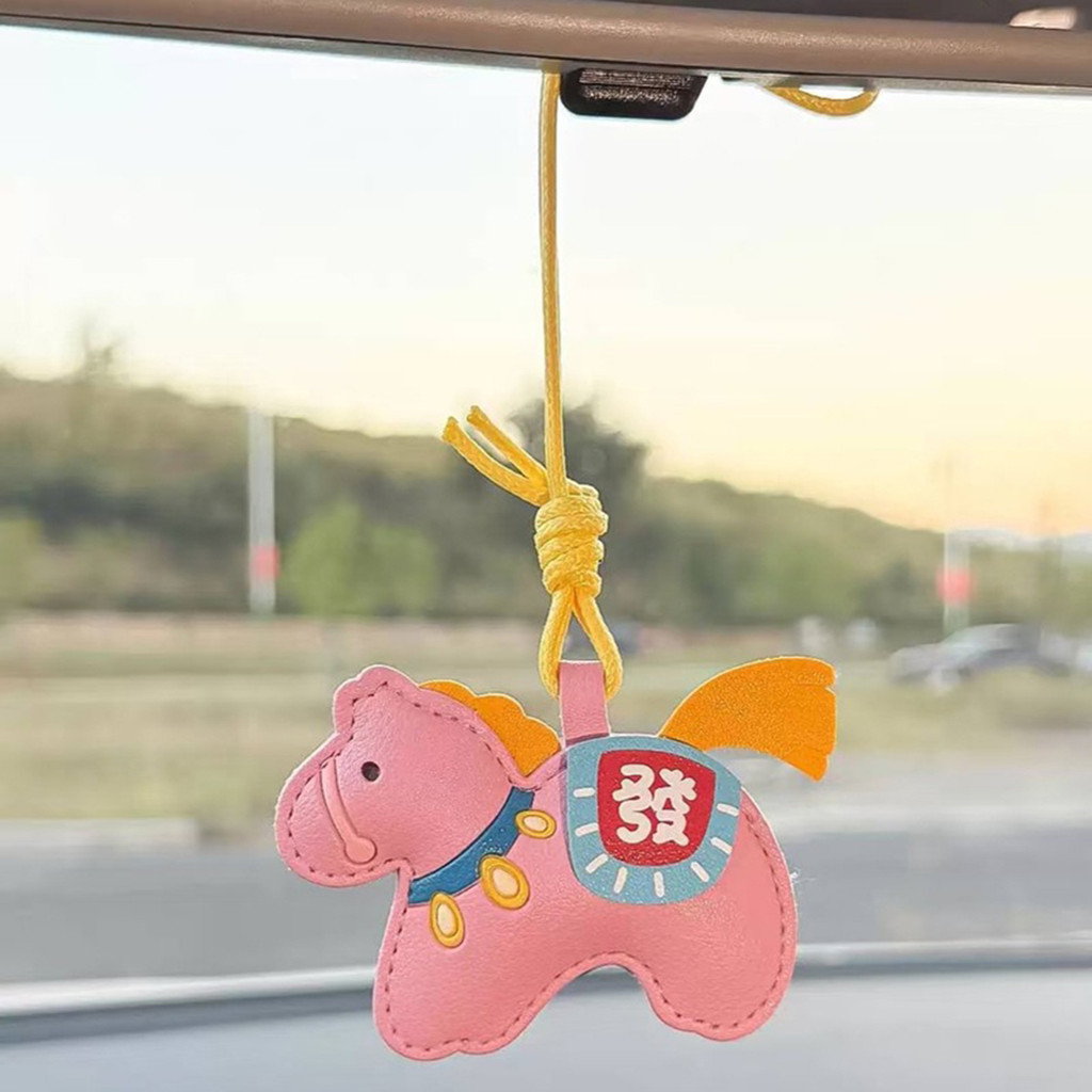 พวงกุญแจจี้ม้า  ทำจากหนัง แขวนกระเป๋า เครื่องประดับนักษัตรจีน สำหรับปีใหม่เพิ่มโชคดี พร้อมส่ง ของขวัญวันวาเลนไทน์