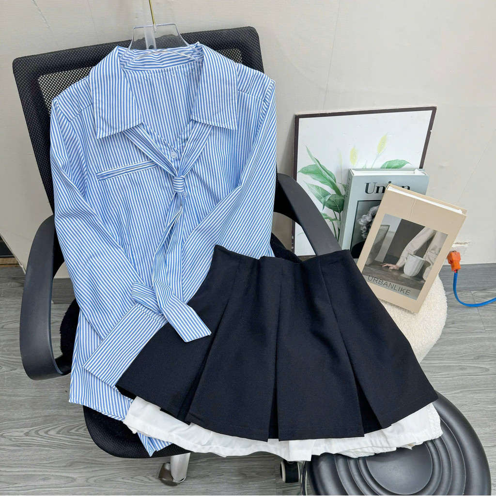 Set เสื้อเชิ้ตผู้หญิงไซส์ใหญ่พร้อมผูกเน็คไทผสมกระโปรงเทนนิสเอวสูงพร้อมการป้องกัน - SET (SM168+CV421)