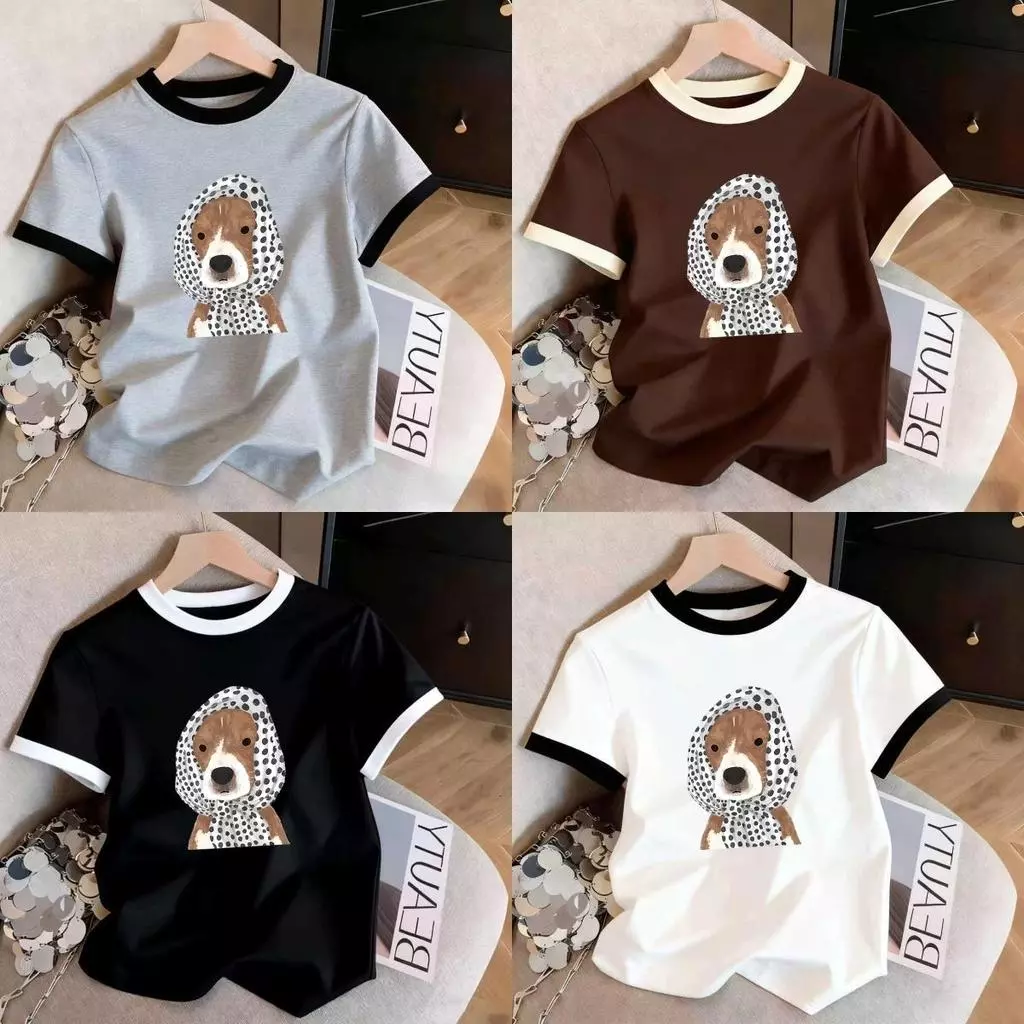 เสื้อยืดแฟชันฤดูร้อน 2026 ดีไซน์สุนัขสปอตห่อผ้าไหม สดใส ไซส์หลวม แขนสั้น ผ้าบางสบาย ส่งจากกรุงเทพ ไซส์ครอบคลุม