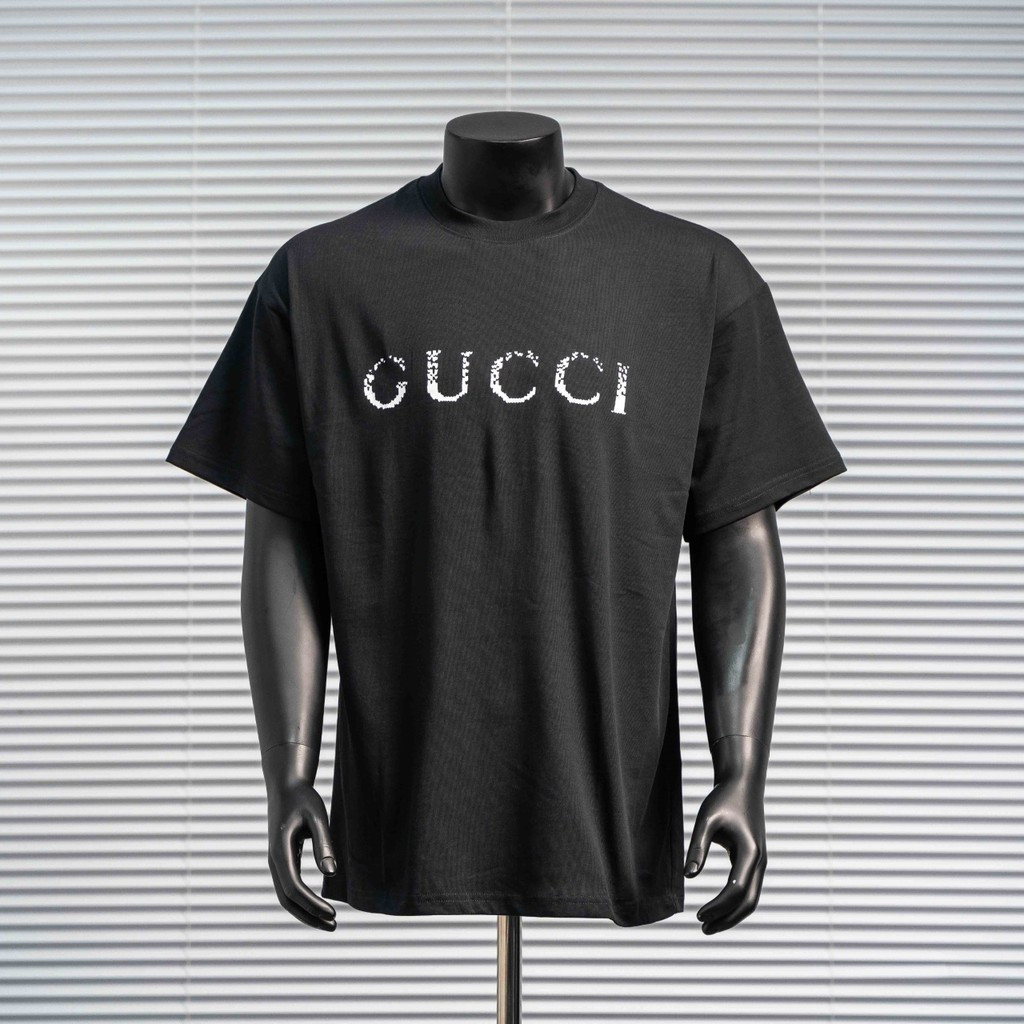 เสื้อกุชชี่คลาสสิกแบบรอบคอมีความสบายสำหรับผู้ชายและผู้หญิง พร้อมลายเสื้อสีสันสดใสและเป็นผ้าฝ้ายบริสุ