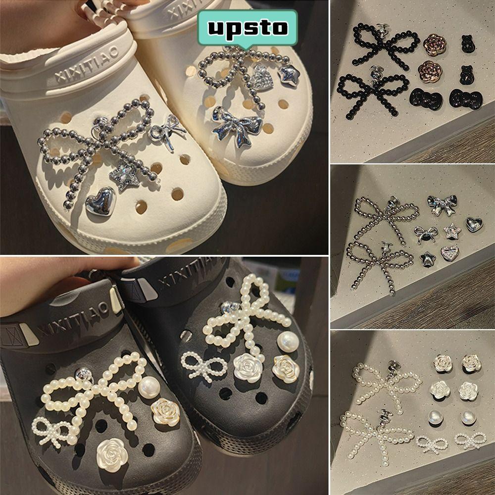 UPSTO 10 ชิ้น ของตกแต่งรองเท้าชายหาด คลิปติดรองเท้า Pearl Bowknot ดอกไม้ ออกแบบเองได้ พร้อมรูระบายอากาศ