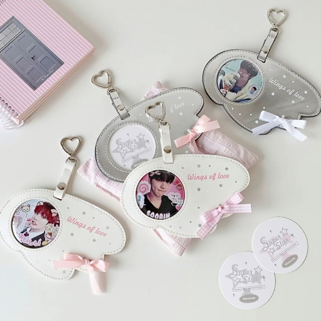 พร้อมส่งจากไทย!!! พวงกุญแจปีกนางฟ้า พวงกุญแจกรอบรูปที่ใส่บัตร งานDIY งานสวยงานเกาหลีแบบน่ารัก *ไม่มีบริการปริ้นรูป