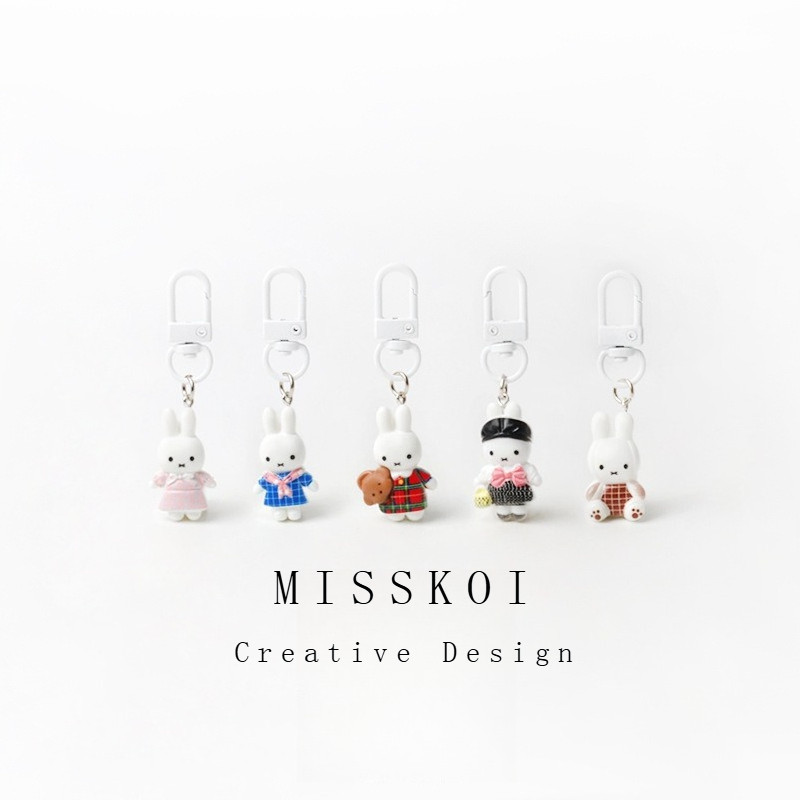 MISSKOI สุดน่ารักตลกกระต่าย Checkered กระโปรงสวมพวงกุญแจจี้กระเป๋าเป้สะพายหลัง All-Match จี้อุปกรณ์เสริมที่สร้างสรรค์