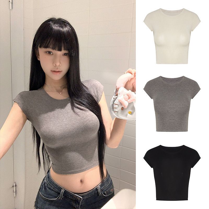 Cod Moss Queen - T-Shirt สไตล์สั้นcroppedและกระโปรงบินเล็ก ดีไซน์เรียบหรูสำหรับวันหยุดหรือสวมใส่ในฤด