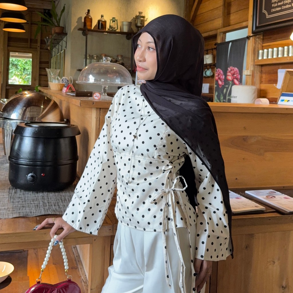 WELAVIT POLKA SERIES - ZOEY POLKA KIMONO | เสื้อตัวในผู้หญิง | เสื้อท็อปเกาหลี | เสื้อท็อปน่ารัก