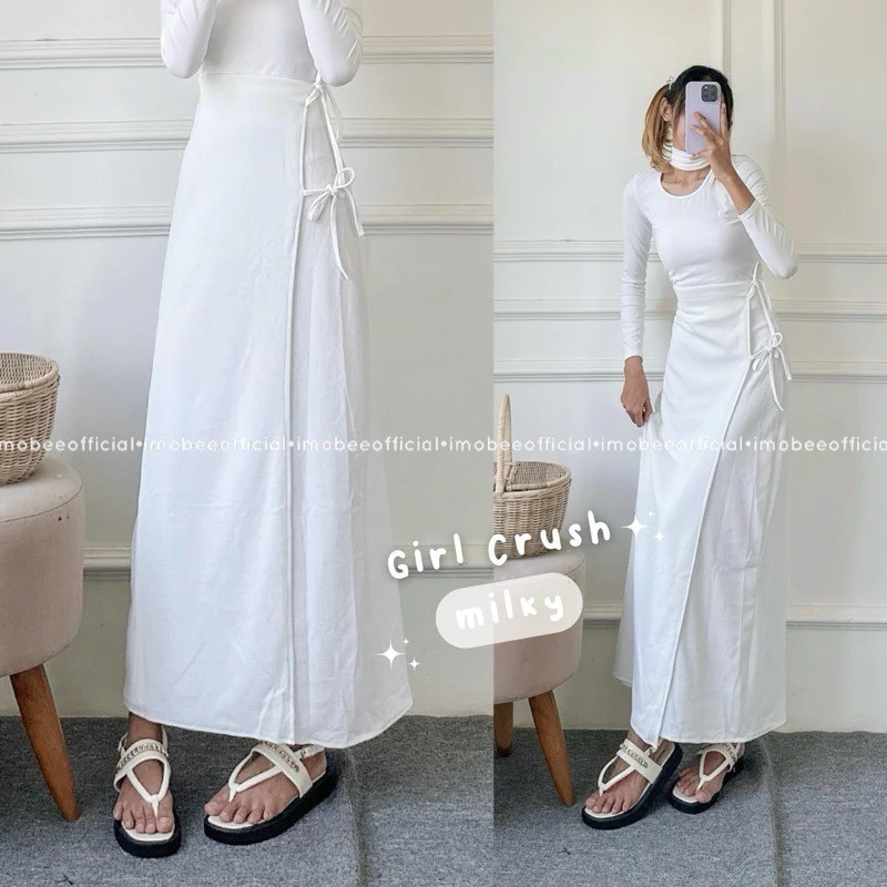 VF - กระโปรง Crush Coquette / กระโปรง CRUSH พร้อมเนคไทด้านข้าง