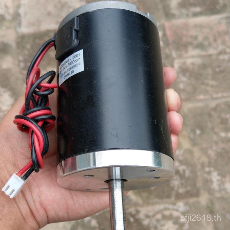 มอเตอร์แม่เหล็กถาวรแบตเตอรี่แรงดันไฟฟ้าเหยียบพลังงานสูง 180 เครื่องกําเนิดไฟฟ้า 12v24v วัตต์พลังงานล