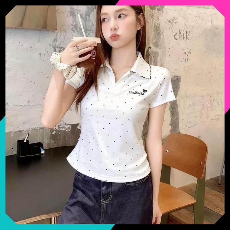 สไตล์อเมริกันวินเทจ เสื้อยืดโปโลคอเวฟจุด ขาว ผู้หญิง บางพอดี แสดงผอม ใส่สบายตลอดวัน