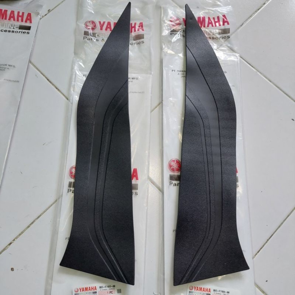 พักเท้าคู่สําหรับ Yamaha Aerox 155 OLD B65-F7484 B65-F7483