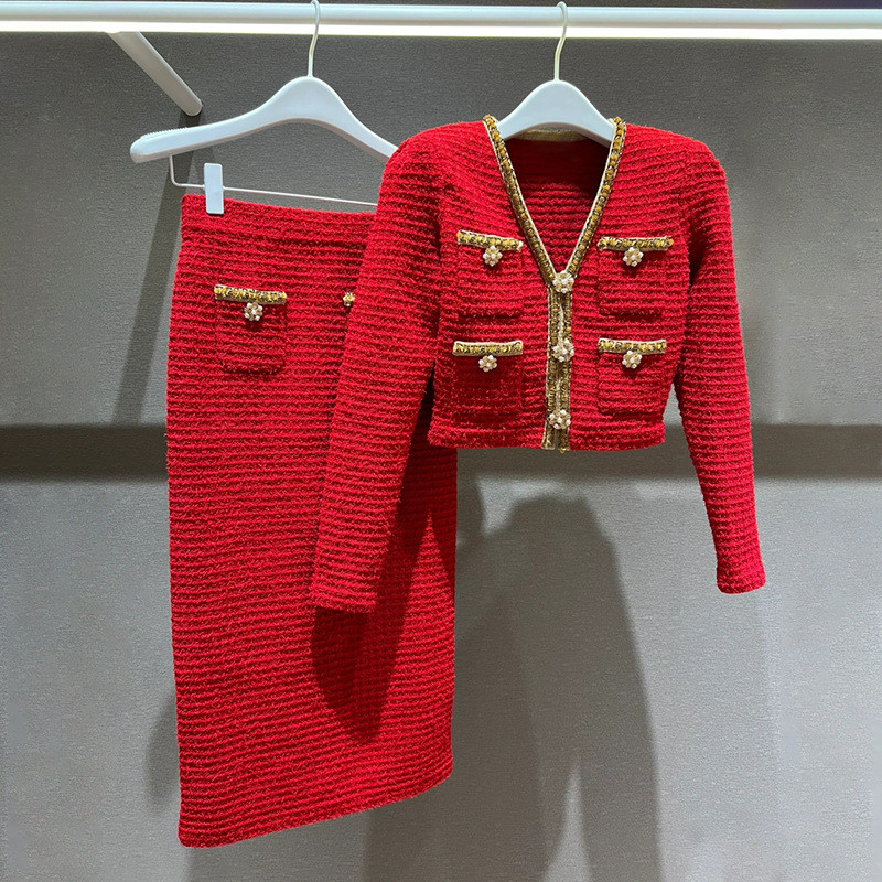 47BH Sandro 2024Early Spring Light Luxury New Year Red Diamond Buckle V Sequin Collar Knitted Bodyco