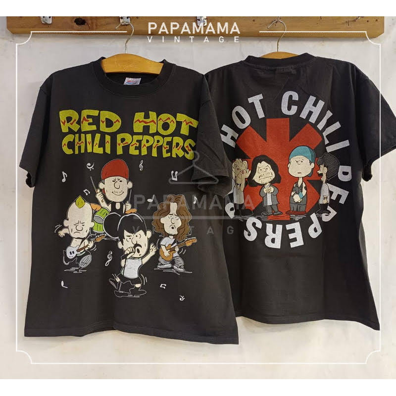 SNOOPY X RED HOT CHILLI PEPPERS parody vintage Band tee tag Hanes เสื้อวินเทจ เสื้อทัวร์ วงร๊อค papamama vintage shirt