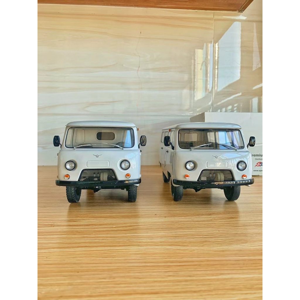 [สต๊อกพร้อม] 1 18 Waz Traveler Car Model.ขาย บรรจุภัณฑ์ดั้งเดิมของใหม่เอี่ยม รหัสภาษาต่างประเทศ UAZ4