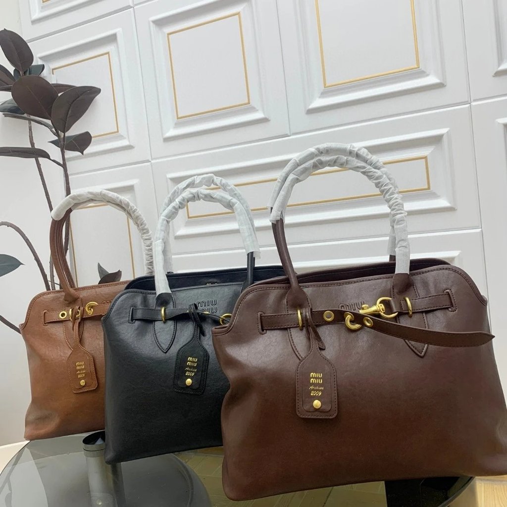 MIUMIU/Mumu Tricolor 25 กระเป๋าสะพายข้างโท้ต ผลิตภัณฑ์ใหม่จากแบรนด์ Miumiu และ Mumu ออกแบบเองด้วยวัส