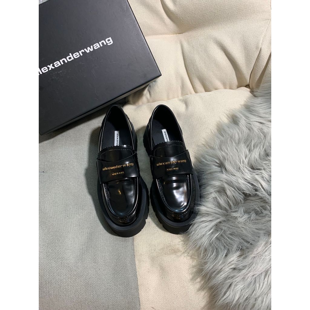 Alexander Wang Carter Lug Loafers รองเท้าโลฟเฟอร์พื้นหนาจากหนังลูกวัว สวยงามและเงางาม