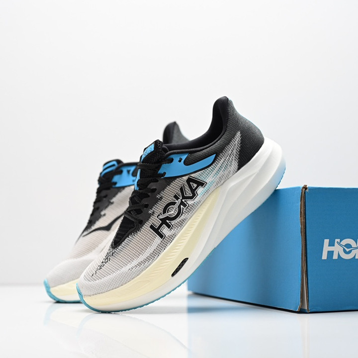 รองเท้าวิ่ง HOKA ROCKET X 3 ดีไซน์ดูดซับแรงกระแทกดีเยี่ยม มีระบบระบายอากาศ สวมใส่ได้ทั้งชายและหญิง