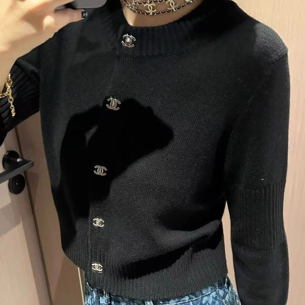 เสื้อกันหนาวถักผู้หญิง อบอุ่นแต่ดูบางเบา แมทช์ได้หลากหลาย