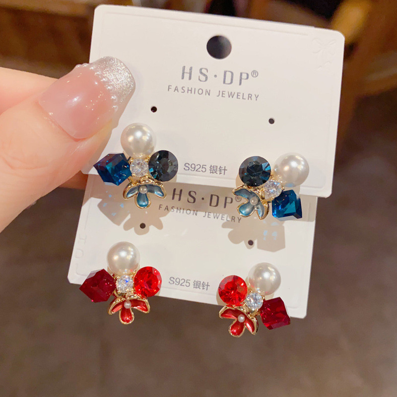 ต่างหูคริสตัลและมุก Retro ดีไซน์หรูหรา ใส่ได้ทุกโอกาส U8MW