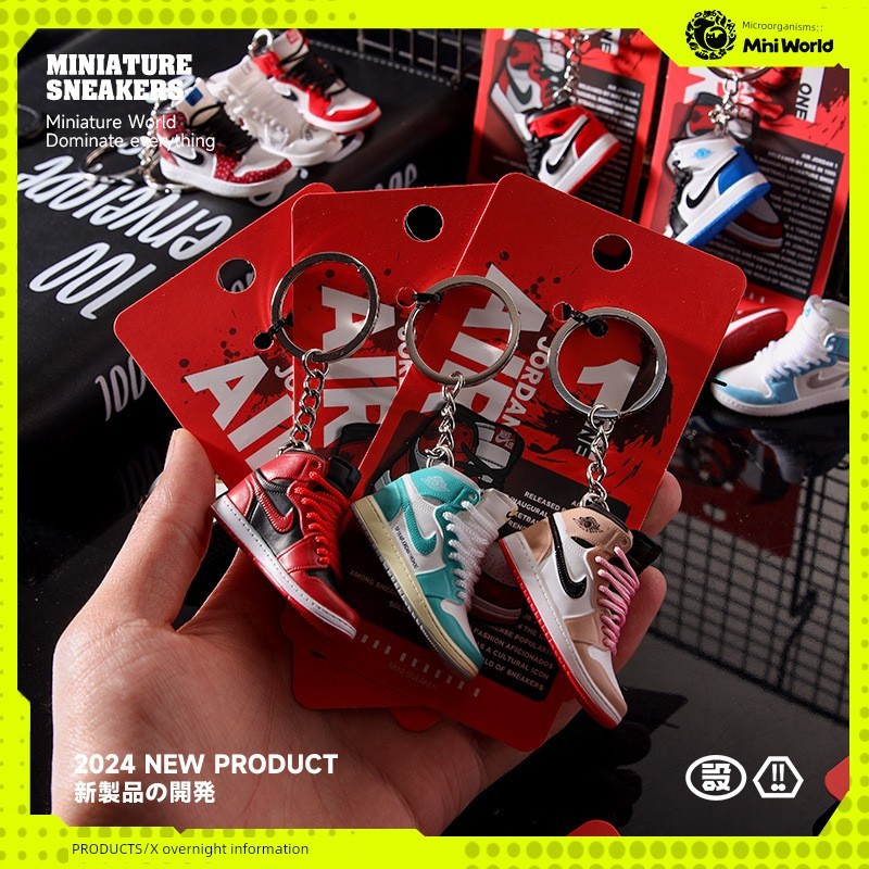 monster university monster A aj1 รองเท้าผ้าใบพวงกุญแจ Creative Unique 3D สามมิติรุ่นเครื่องเขียน Sto