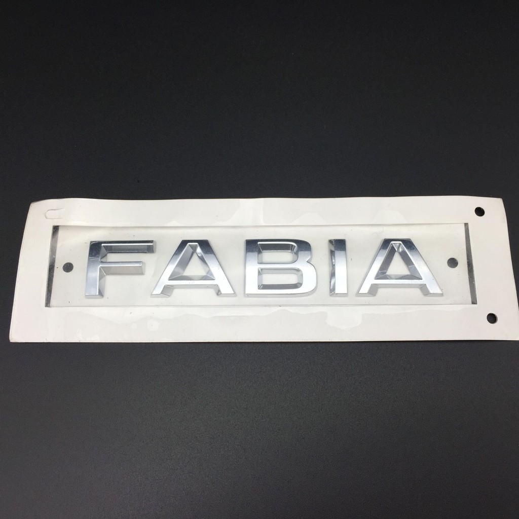 Skoda Fabia ด้านหลังยี่ห้อ FABIA ป้าย FABIA 5JD853687AA Factory Ready Stock