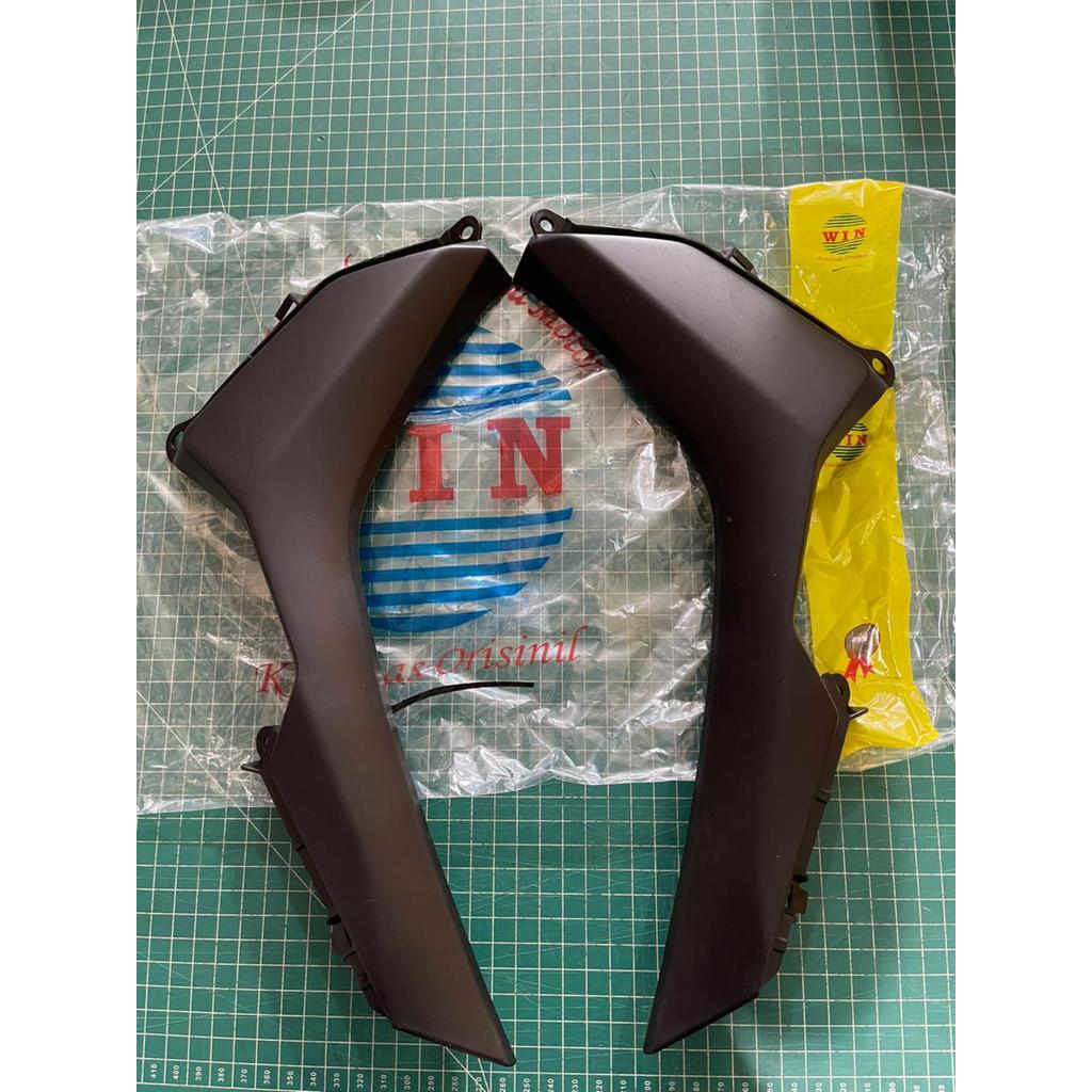 Small Outer Legshield Vario 150 18 ยี่ห้อ WIN