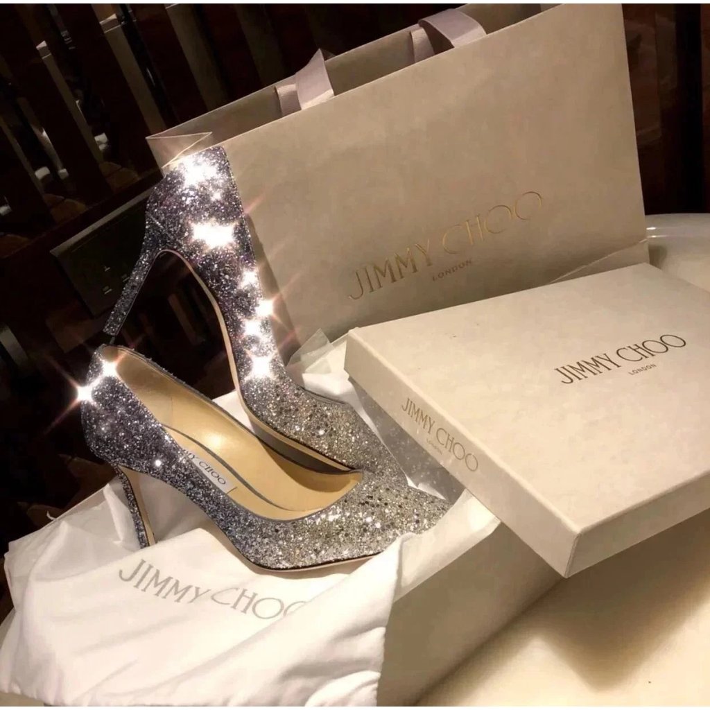 รองเท้าส้นสูงJimmy Choo แบบหัวแหลม สำหรับงานแต่งงาน เซ็กซี่และทันสมัย